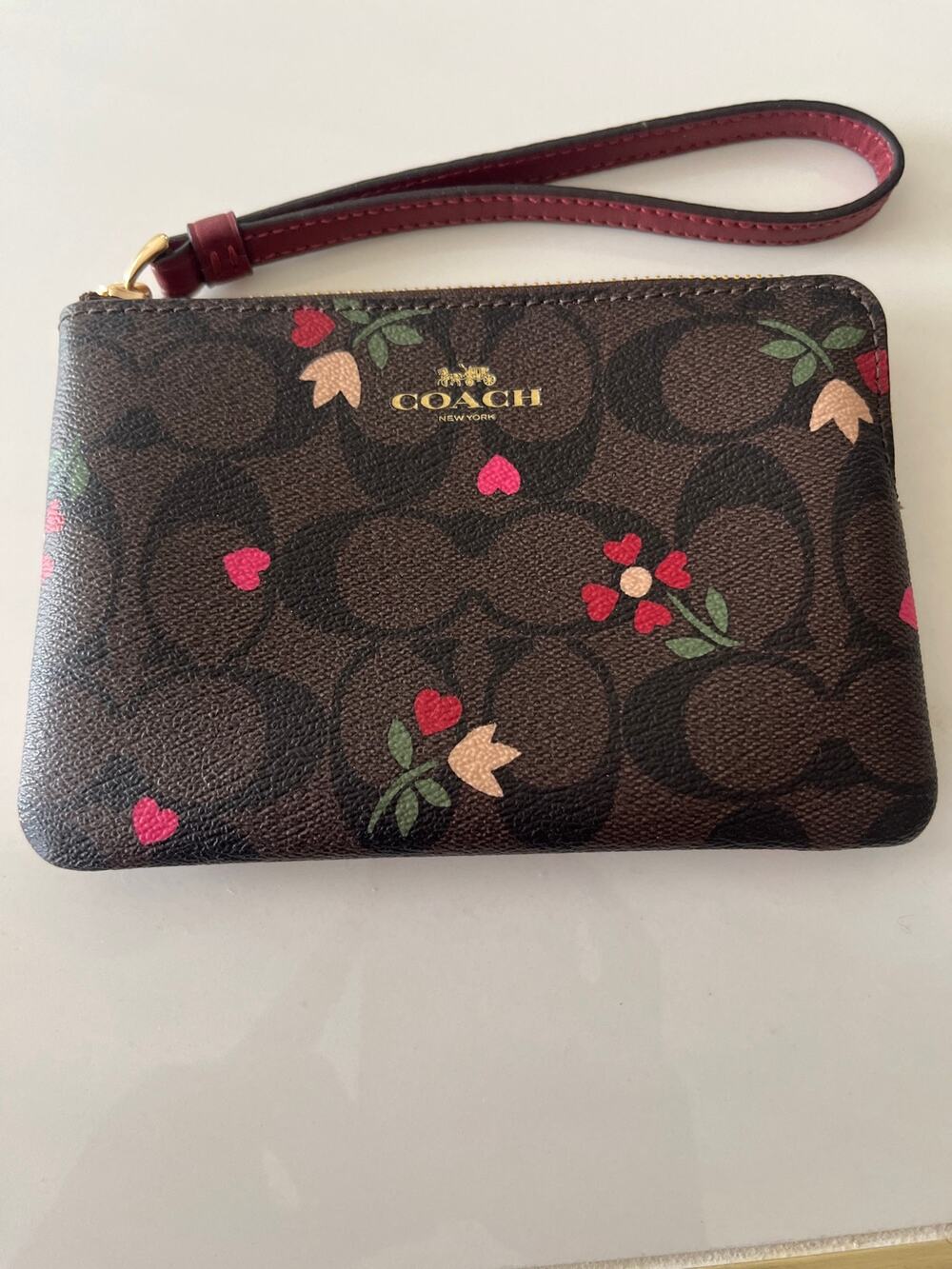 NWT- Coach Corner Zip Wristlet In Signature Canvas Heart Petal Print